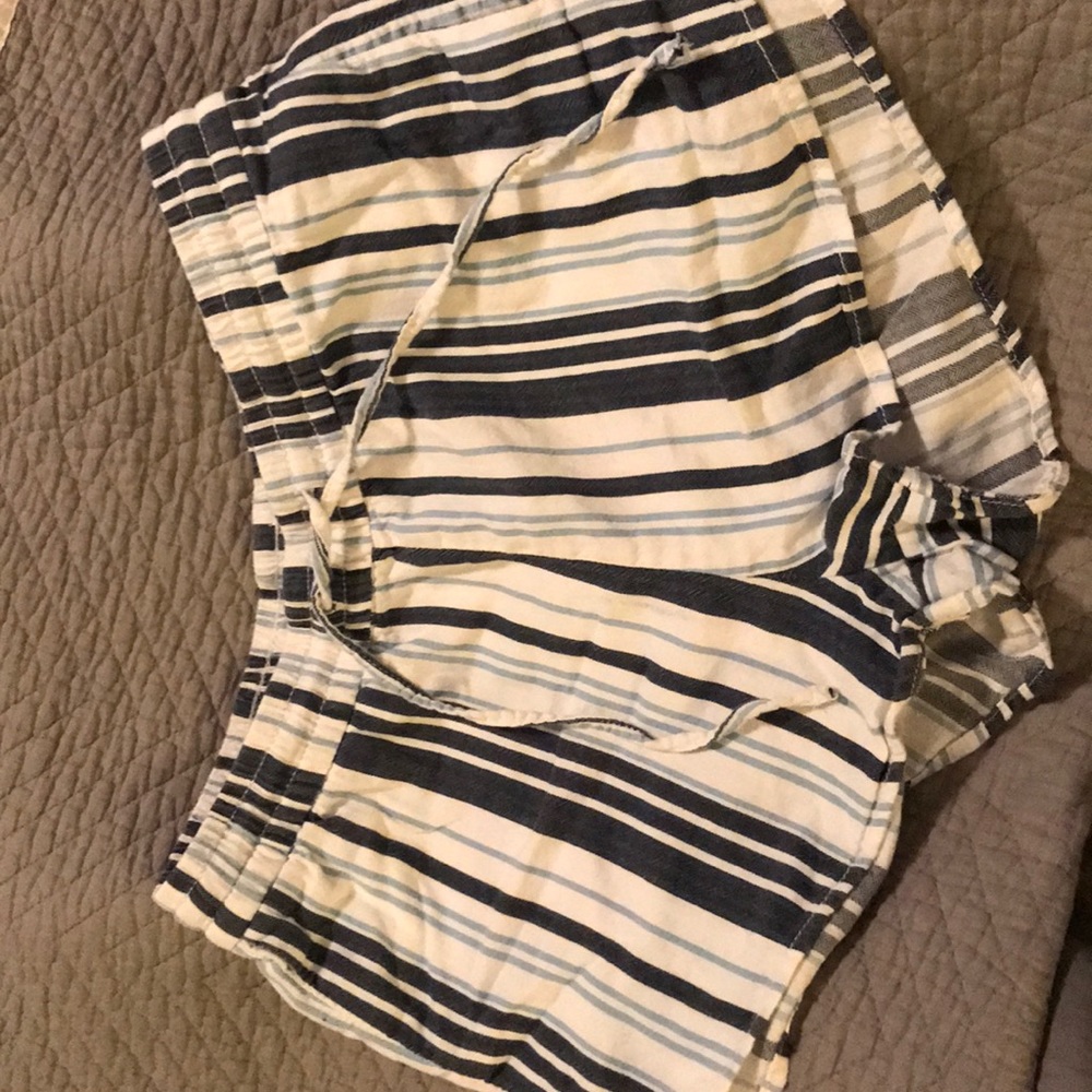 Comfy cloth stripped shorts